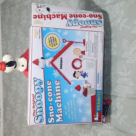 The Original Snoopy Snow Cone Maker - Picture 6 of 6